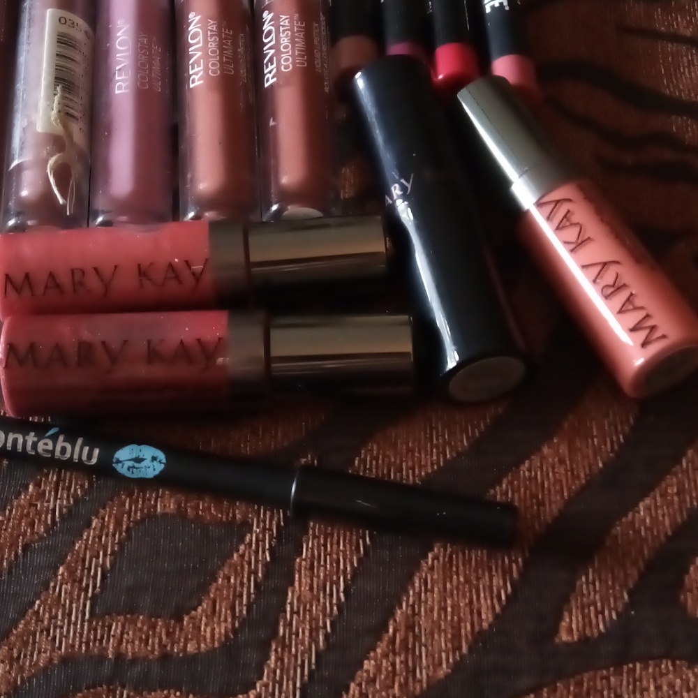 Makeup - Picture 5 of 5